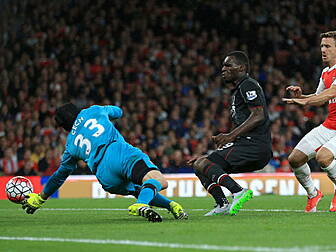 Brilliant Cech saves punctuate...